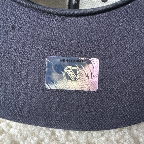 New Era Blackhawks NHL 7 5/8 Rare Navy Red Vintage Hat - Picture 5 of 8